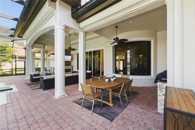 8977 Crooked Stick CT, Naples, FL 34113