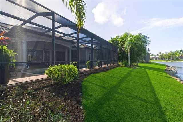 8977 Crooked Stick CT, Naples, FL 34113