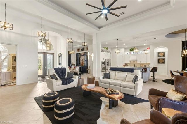 8977 Crooked Stick CT, Naples, FL 34113