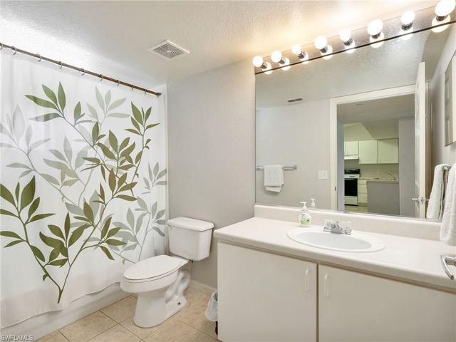 8284 Key Royal CIR 1331, Naples, FL 34119