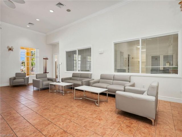 8284 Key Royal CIR 1331, Naples, FL 34119