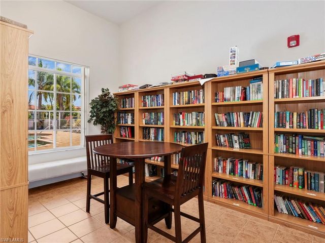 8284 Key Royal CIR 1331, Naples, FL 34119