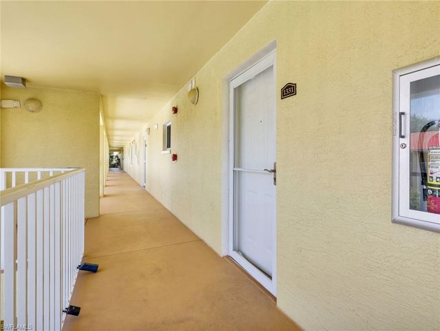 8284 Key Royal CIR 1331, Naples, FL 34119