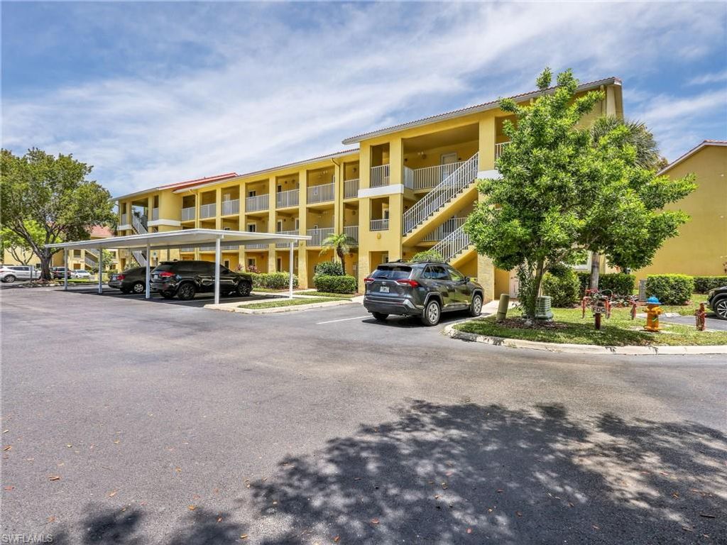 8284 Key Royal CIR 1331, Naples, FL 34119