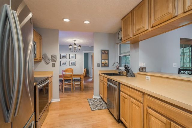 18619 YOCAM AVENUE, Lutz, FL 33549