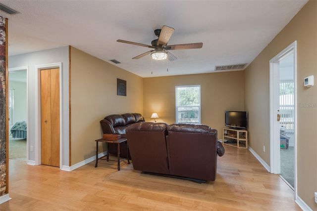 18619 YOCAM AVENUE, Lutz, FL 33549