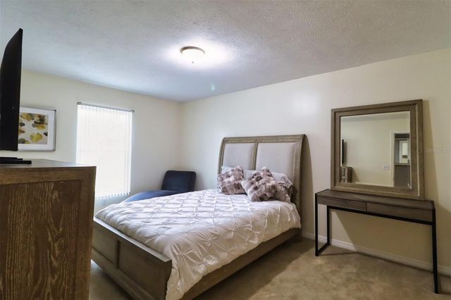 18619 YOCAM AVENUE, Lutz, FL 33549