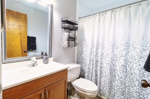 18619 YOCAM AVENUE, Lutz, FL 33549