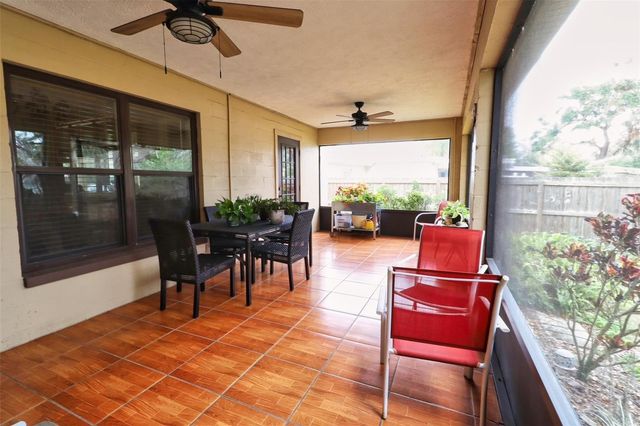 18619 YOCAM AVENUE, Lutz, FL 33549