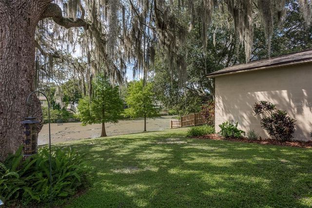 18619 YOCAM AVENUE, Lutz, FL 33549