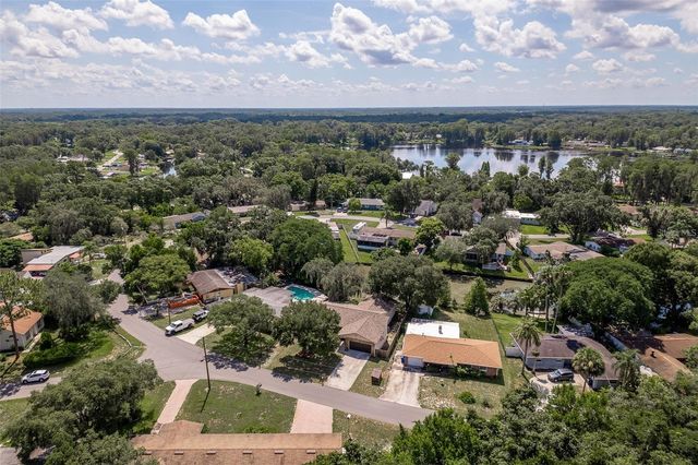 18619 YOCAM AVENUE, Lutz, FL 33549