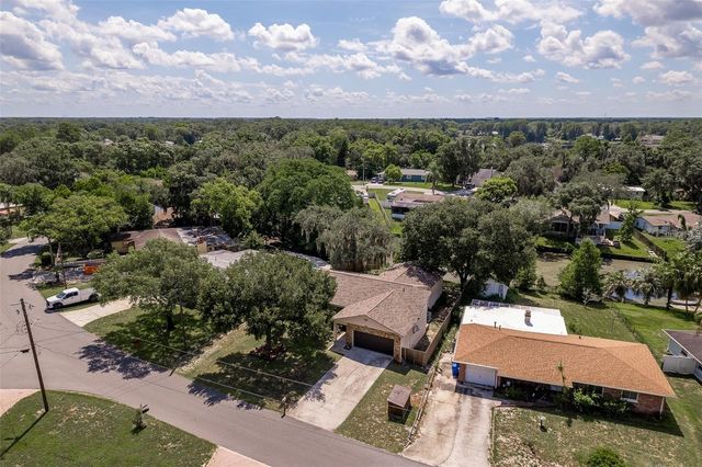 18619 YOCAM AVENUE, Lutz, FL 33549