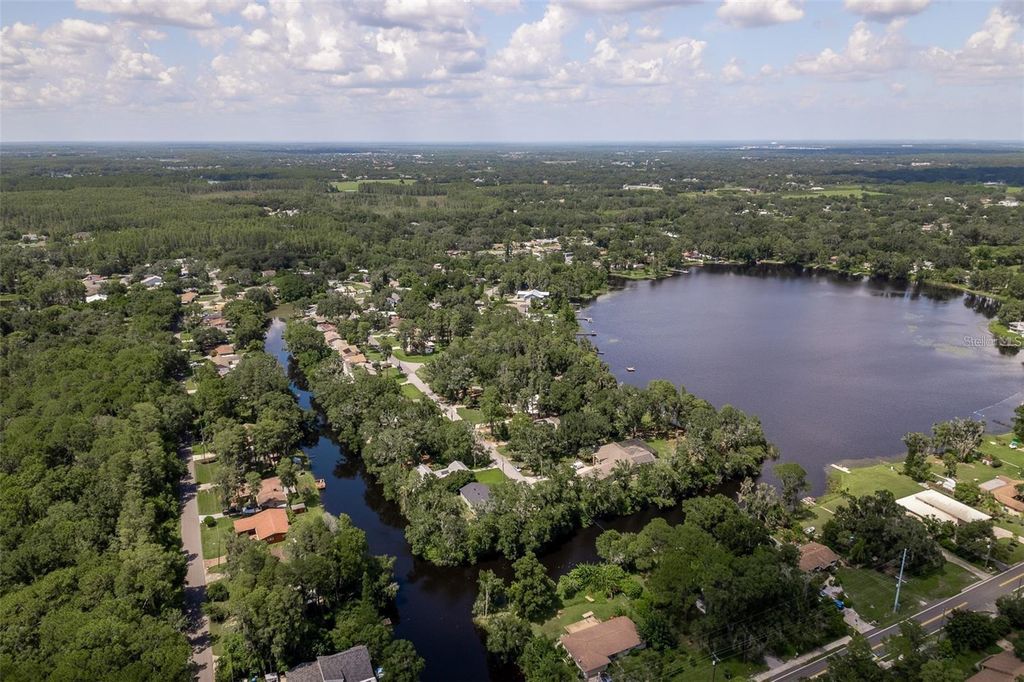 Image 47 of property listing at 18619 YOCAM AVENUE, Lutz, FL 33549