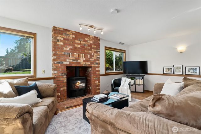 5430 170th Place SW, Lynnwood, WA 98037