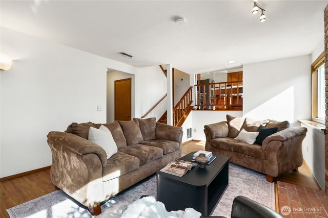 5430 170th Place SW, Lynnwood, WA 98037