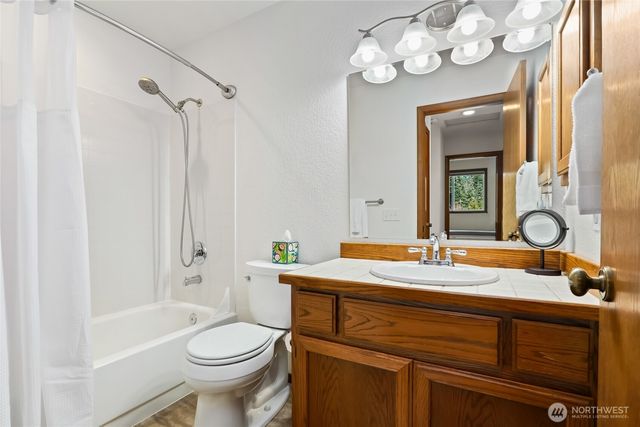 5430 170th Place SW, Lynnwood, WA 98037