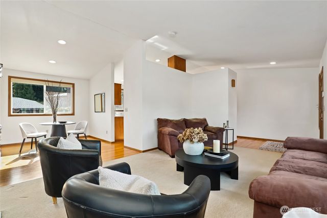 5430 170th Place SW, Lynnwood, WA 98037