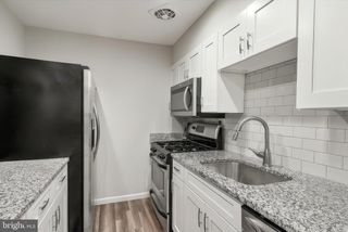 10720 West Dr Apt 101, Fairfax, VA 22030