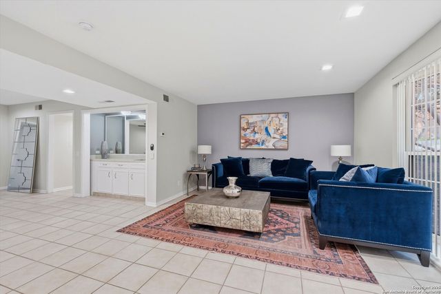 7500 Callaghan Rd Apt 337, San Antonio, TX 78229