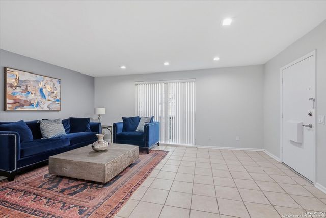 7500 Callaghan Rd Apt 337, San Antonio, TX 78229