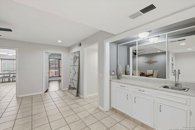 7500 Callaghan Rd Apt 337, San Antonio, TX 78229