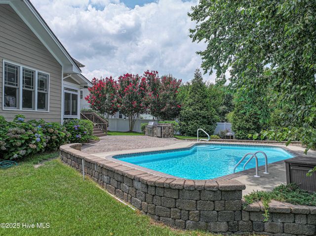 3729 Colony Woods Drive, Greenville, NC 27834