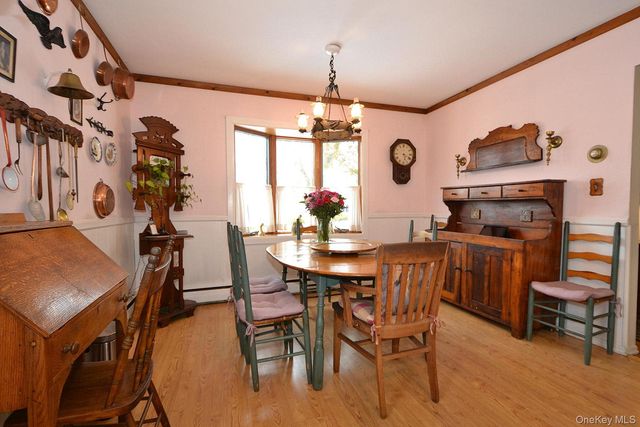 11 Cherokee Street, Massapequa, NY 11758