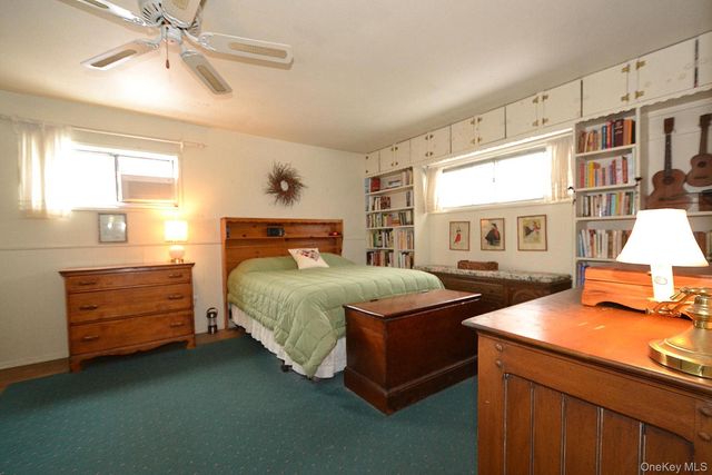 11 Cherokee Street, Massapequa, NY 11758