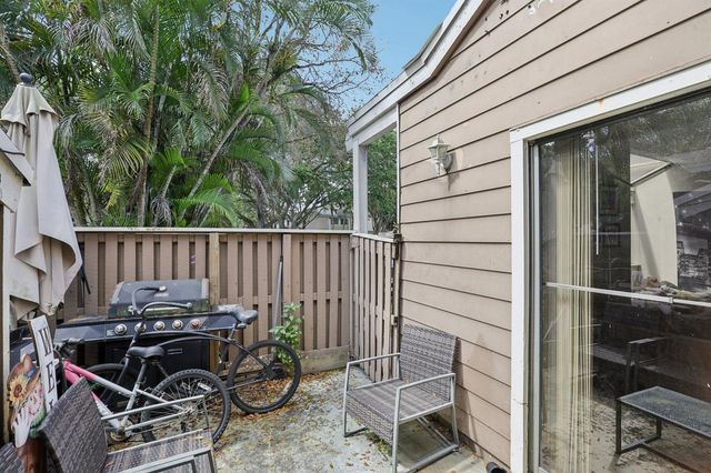 7208 Sportsmans Drive, North Lauderdale, FL 33068
