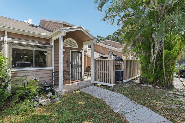 7208 Sportsmans Drive, North Lauderdale, FL 33068