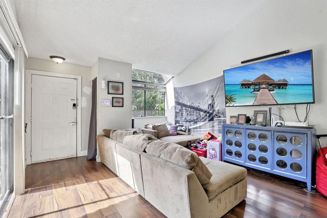 7208 Sportsmans Drive, North Lauderdale, FL 33068