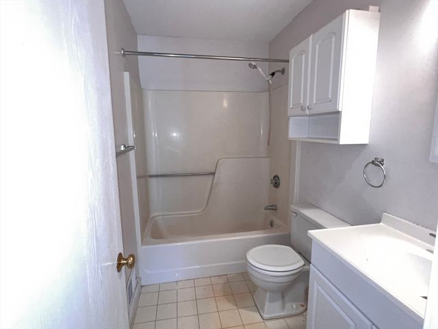 3 Bridgeview Cir 55, Tyngsborough, MA 01879