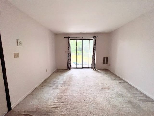 3 Bridgeview Cir 55, Tyngsborough, MA 01879