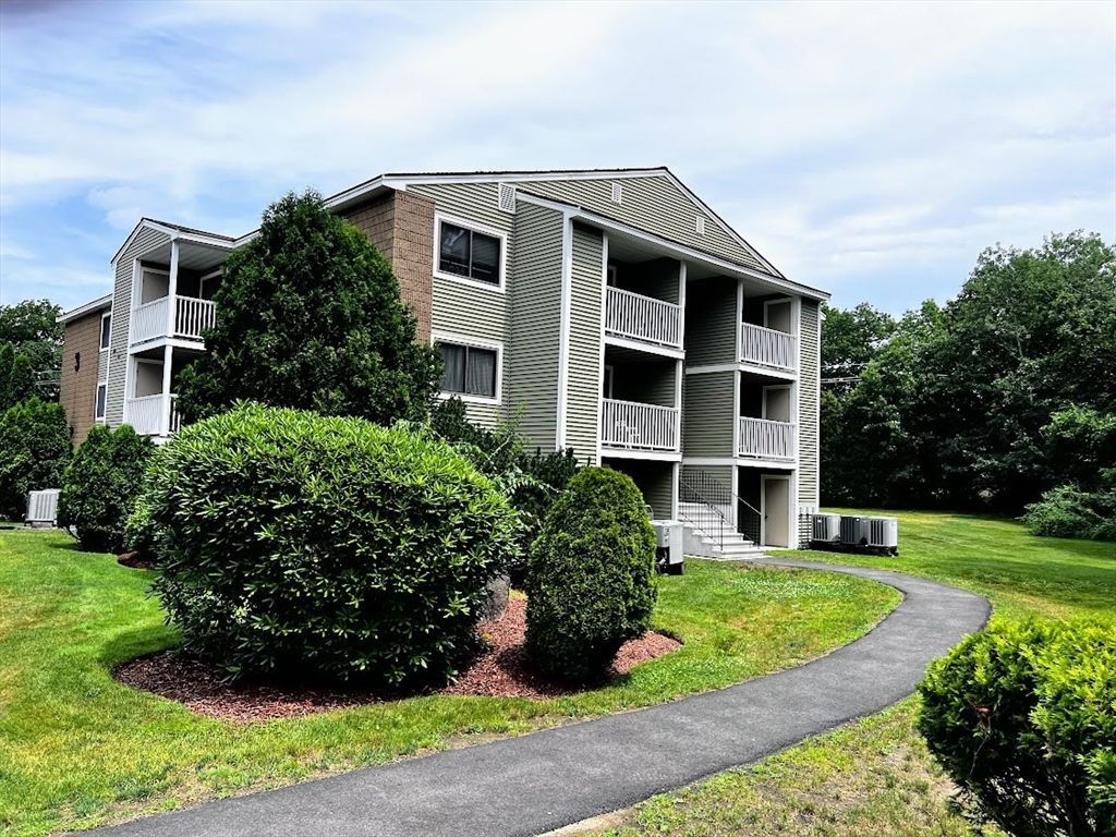 3 Bridgeview Cir 55, Tyngsborough, MA 01879