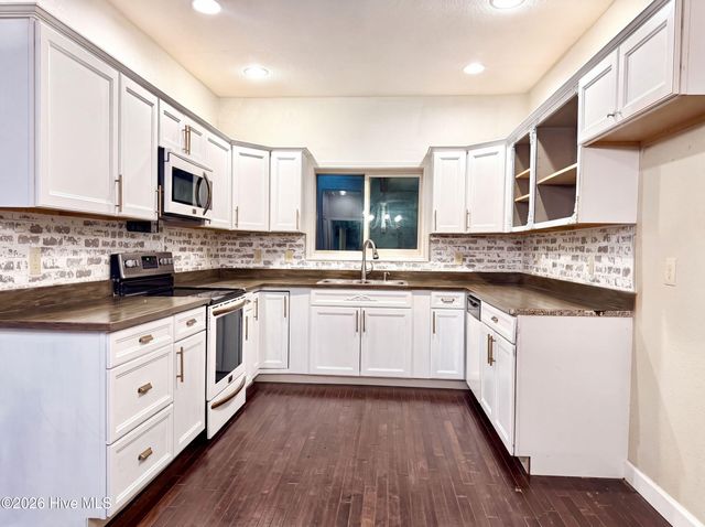 172 Gardenia Court, Marble, NC 28905
