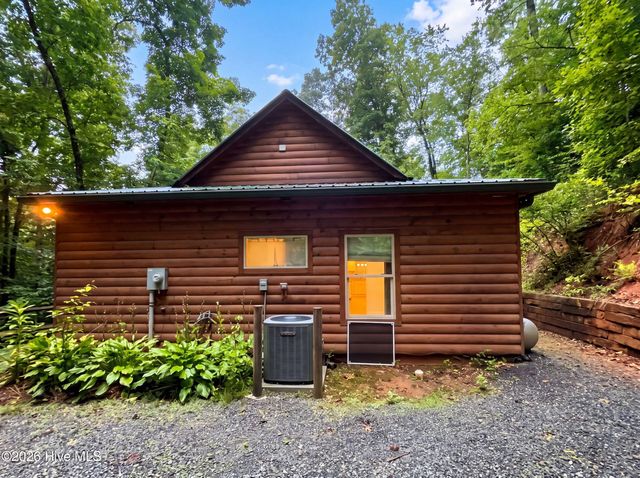 172 Gardenia Court, Marble, NC 28905