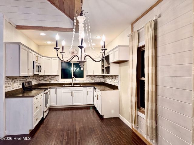 172 Gardenia Court, Marble, NC 28905