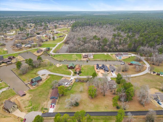 151 Wildwood Lake Drive, Huntsville, TX 77340