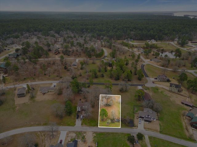 151 Wildwood Lake Drive, Huntsville, TX 77340