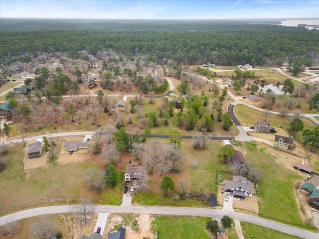 151 Wildwood Lake Drive, Huntsville, TX 77340