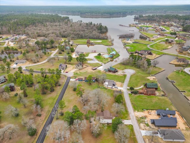 151 Wildwood Lake Drive, Huntsville, TX 77340