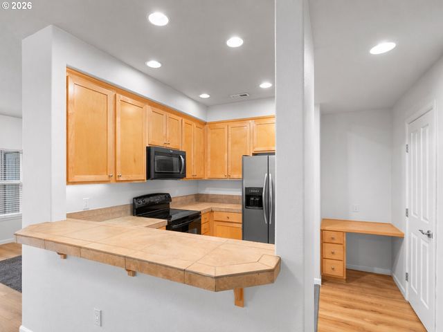 10820 Sw HUNTINGTON Ave, Tigard, OR 97223