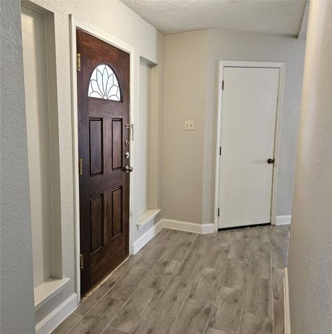 16927 Barkentine Lane, Friendswood, TX 77546