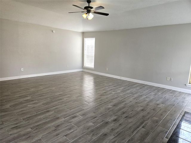 16927 Barkentine Lane, Friendswood, TX 77546