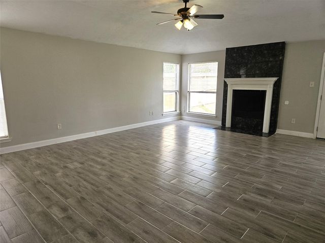 16927 Barkentine Lane, Friendswood, TX 77546