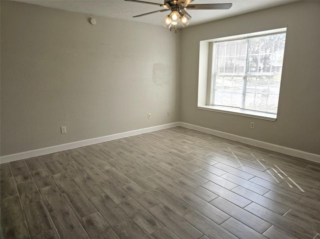 16927 Barkentine Lane, Friendswood, TX 77546