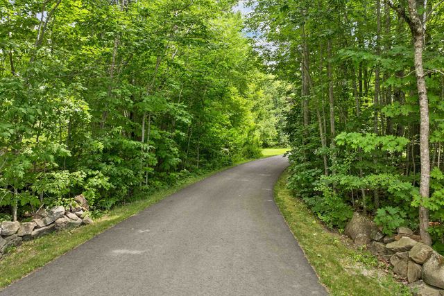 17 Federal Corner Road, Tuftonboro, NH 03816