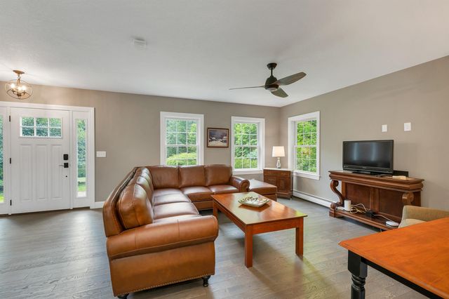 17 Federal Corner Road, Tuftonboro, NH 03816