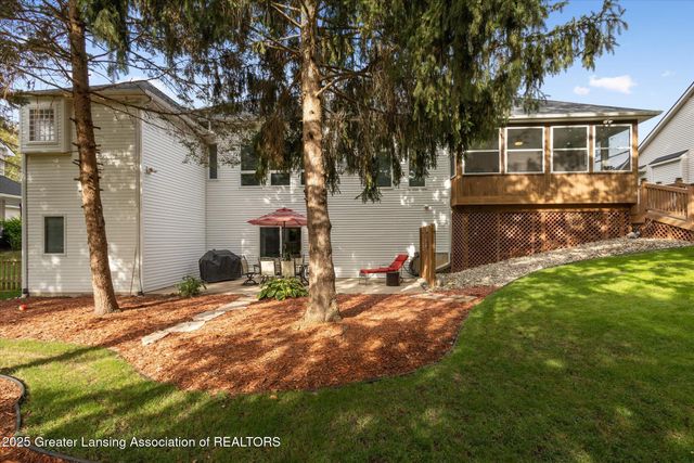 2626 Little Hickory Drive, Lansing, MI 48911