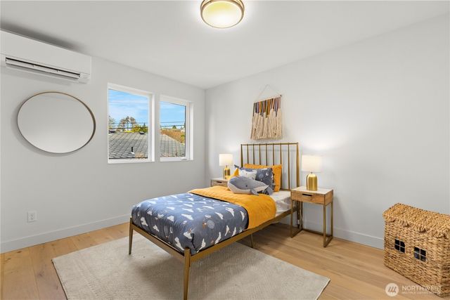 2558 30th Avenue W, Seattle, WA 98199